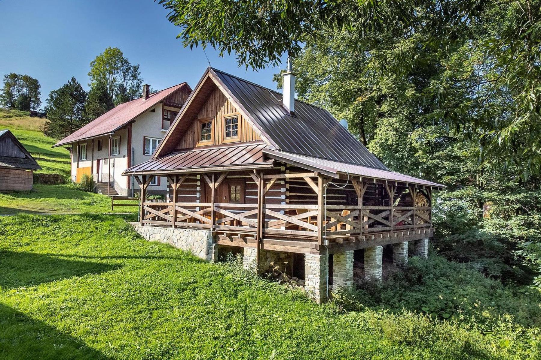 Osturna Drevenica Na Kraji Svetaヴィラ エクステリア 写真